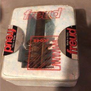 Freud #99-037  Finger Joint Router Bit 1-3/8” (Dia.) with 1/2” Shank $100+retail